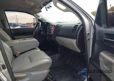 2012 Toyota Tundra Grade V6 z USA, uszkodzony, nr VIN 5TFRU5F15CX026274